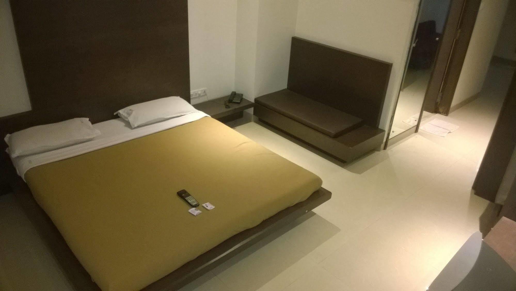 Silver Sands Beach Resort دامان المظهر الخارجي الصورة