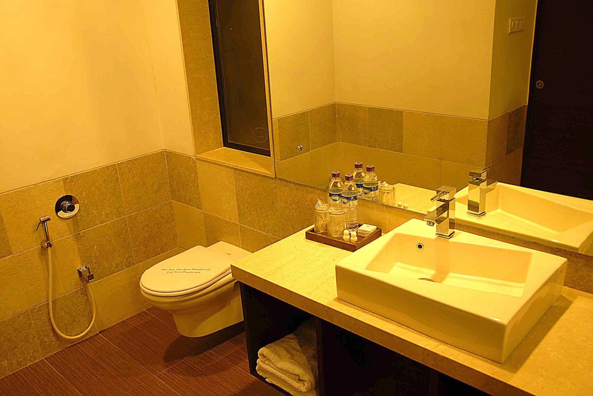 Silver Sands Beach Resort دامان المظهر الخارجي الصورة