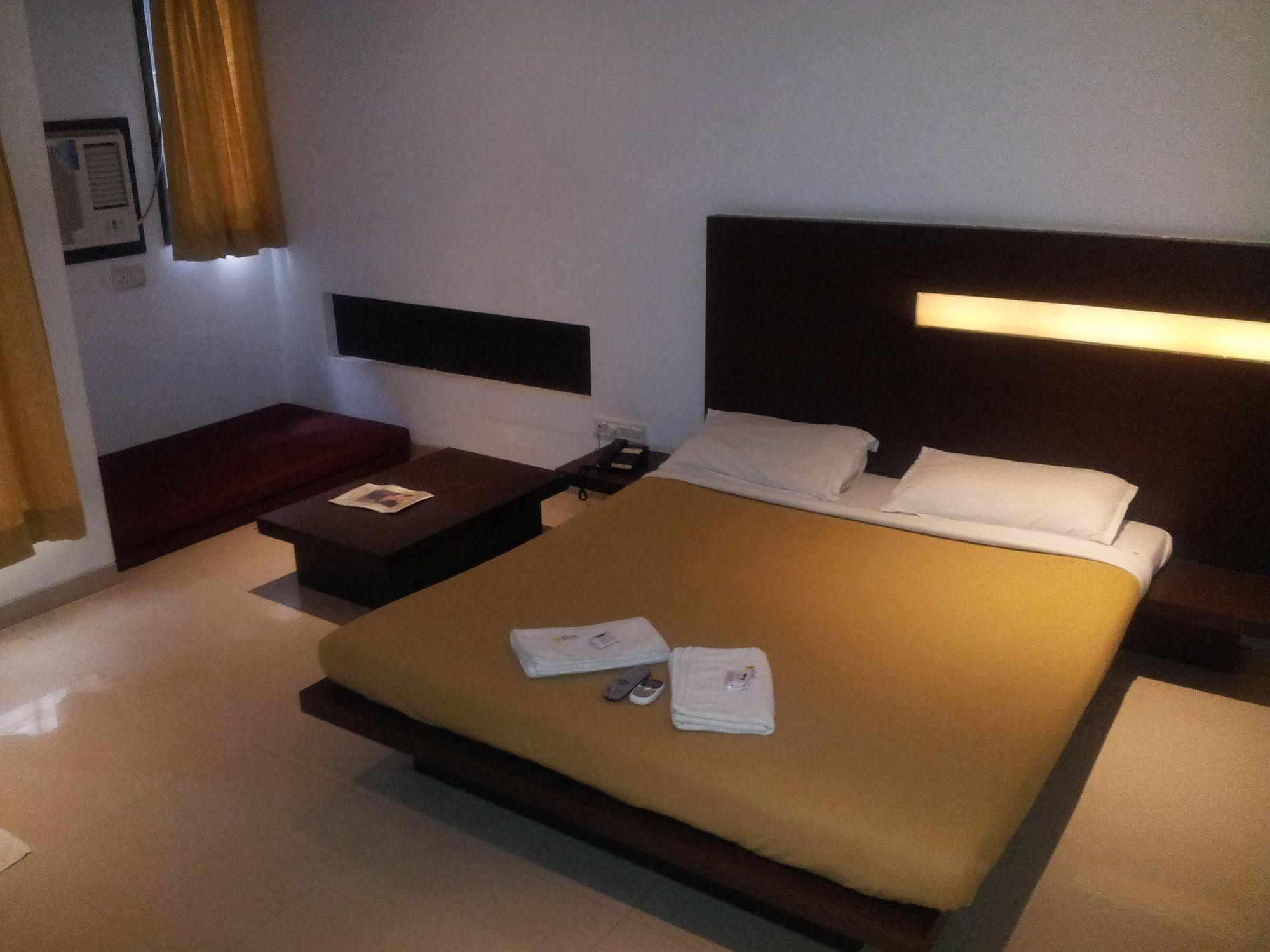Silver Sands Beach Resort دامان المظهر الخارجي الصورة