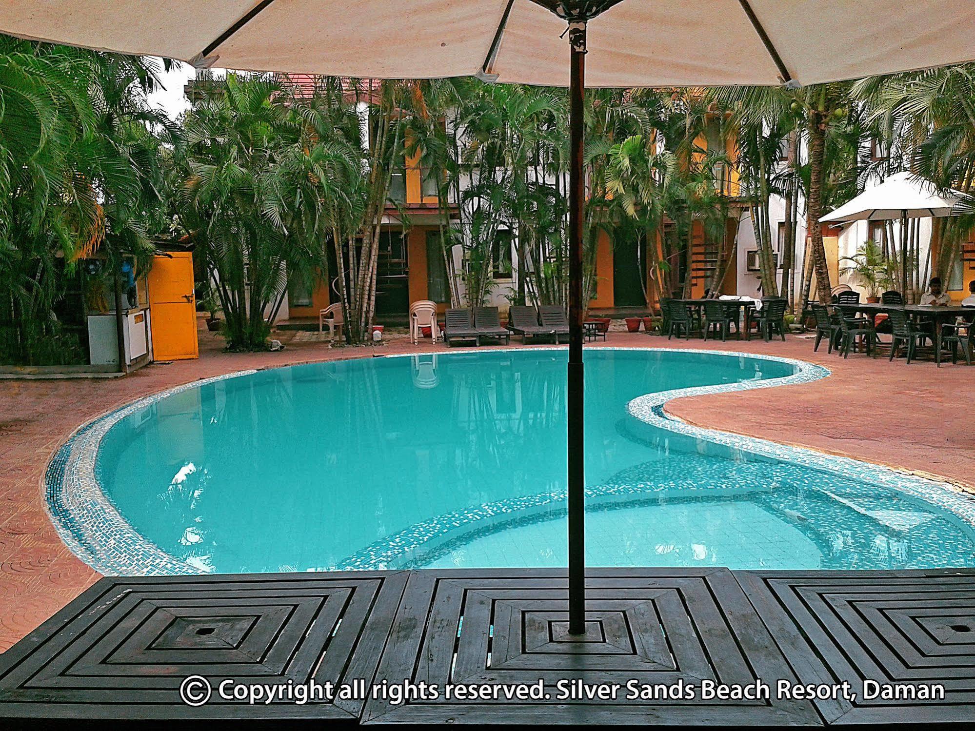Silver Sands Beach Resort دامان المظهر الخارجي الصورة